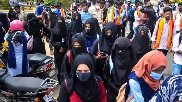 మీరు ఏ కాలేజ్ లో చదువుతున్నారు ? లాయర్ కు సూటి ప్రశ్న