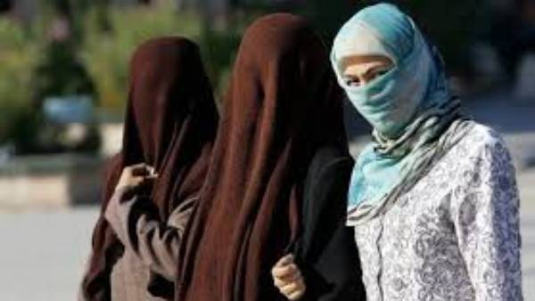  ప్రైవేట్ కాలేజ్ ల్లో బుర్కా నిషేధం