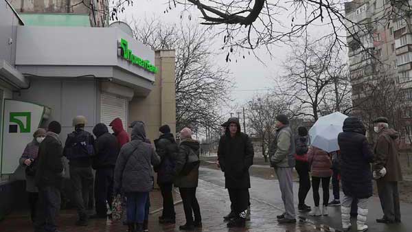 Ukraine central bank limits withdrawals..dailly lakh Hryvnia Ukraine central bank limits withdrawals..dailly lakh Hryvnia