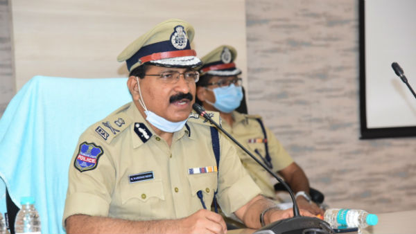 భుజానికి ఫ్రాక్చర్ కావటం వల్లే సెలవులో ఉన్నా: డీజీపీ మహేందర్ రెడ్డి 