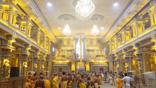 మహాకుంభ సంప్రోక్షణ పర్వం అనంతరం భక్తుల దర్శనాలు మహాకుంభ సంప్రోక్షణ పర్వం అనంతరం భక్తుల దర్శనాలు