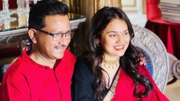 ప్రదీప్ గవాండేతో టీనా దాబి ఎంగేజ్‍‌మెంట్