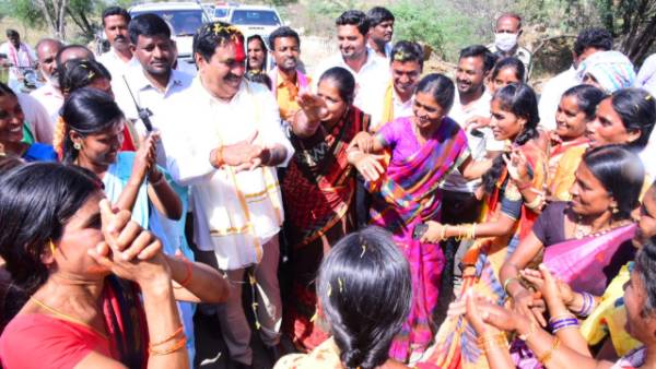 వానకొండయ్య లక్ష్మీ నరసింహ స్వామి కళ్యాణానికి హాజరైన మంత్రి ఎర్రబెల్లి