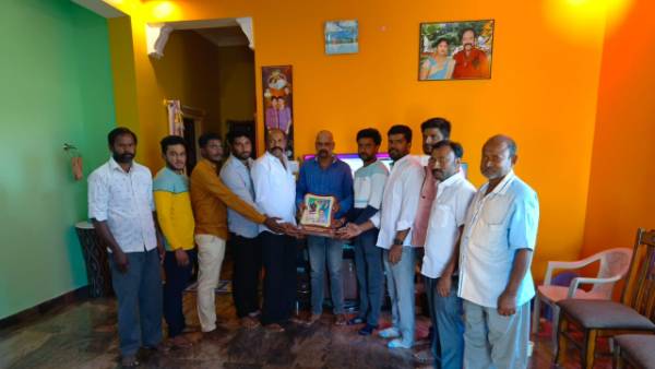  ఇప్పుడు ఎక్కడ చూసినా RRR టాపిక్..... అదే ట్రెండ్