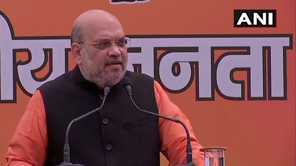 అఖిలేష్ బాంబు దాడికి పాల్పడిన వారికి మద్దతు ఇస్తున్నాడు