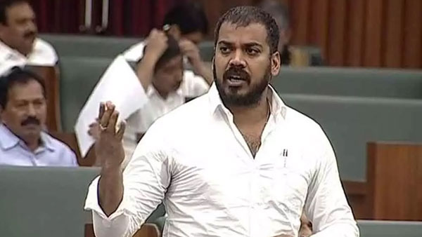 జాతీయ ప్రాజెక్టును తాము కడతామంటూ..