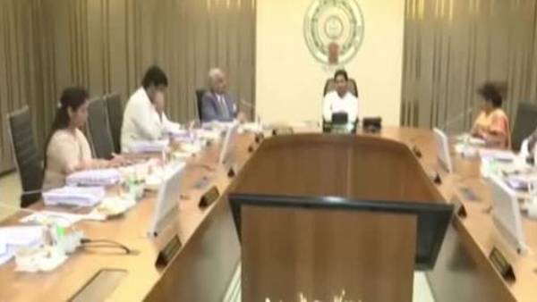 ఆ వర్గాలకు సైతం ప్రాధాన్యత ఇచ్చేలా ఆ వర్గాలకు సైతం ప్రాధాన్యత ఇచ్చేలా