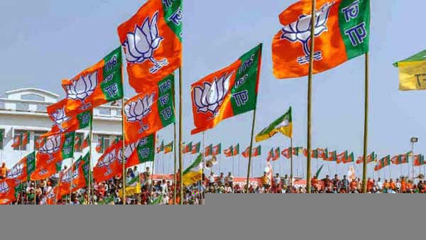 పార్టీ సీనియర్లతో కొత్త వ్యూహాలు పార్టీ సీనియర్లతో కొత్త వ్యూహాలు