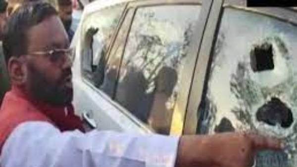 Tensions in UP ahead of 6th phase polls: attack on former minister Swami Prasad Mauryas convoy Tensions in UP ahead of 6th phase polls: attack on former minister Swami Prasad Mauryas convoy