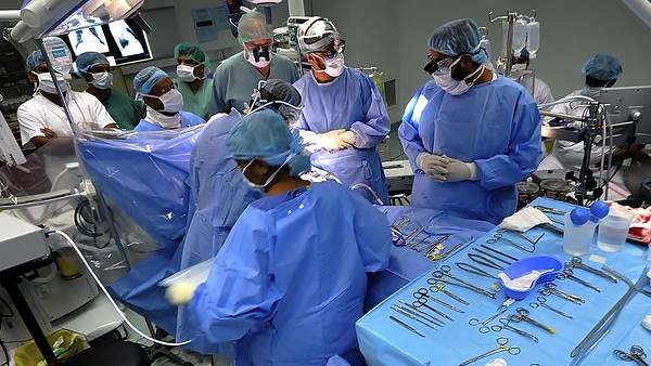 దోసకాయంత సైజులో మొకాలిలో రాళ్ళు 