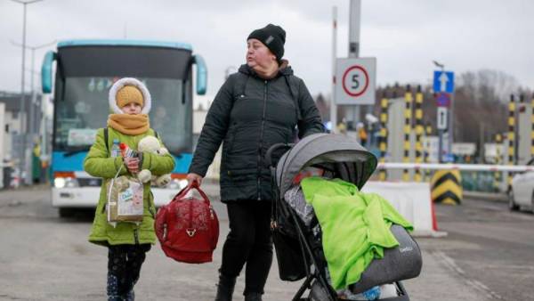  సరిహద్దులు తెరిచిపెట్టిన పొరుగు దేశాలు