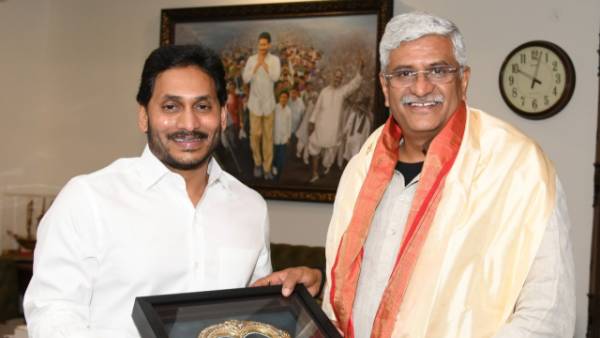 వైఎస్ జగన్‌తో భేటీ..