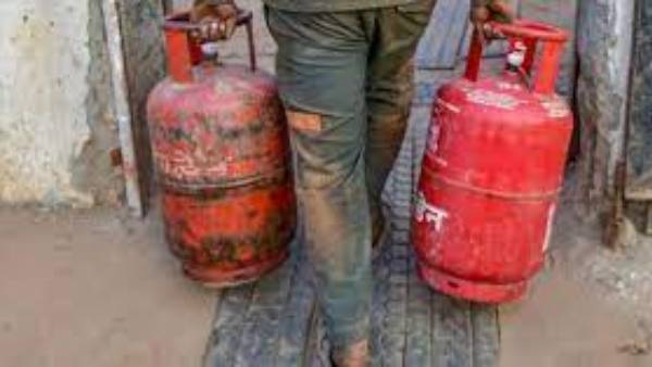  గ్యాస్ సిలిండర్లు