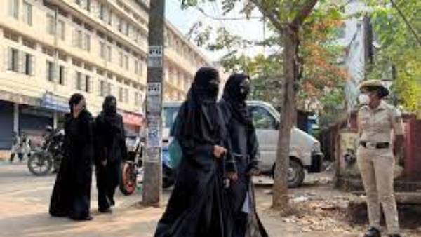  హిజాబ్ పై కోర్టు తీర్పు.. ముగ్గురు తమిళనాడు తౌహీద్ జమాత్ కార్యకర్తలపై కేసు