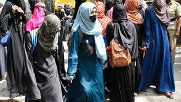  హైకోర్టులో పిటిషన్లు