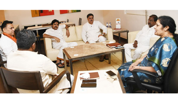 రాష్ట్రంలో భవిష్యత్ పొత్తుల పైనా రాష్ట్రంలో భవిష్యత్ పొత్తుల పైనా