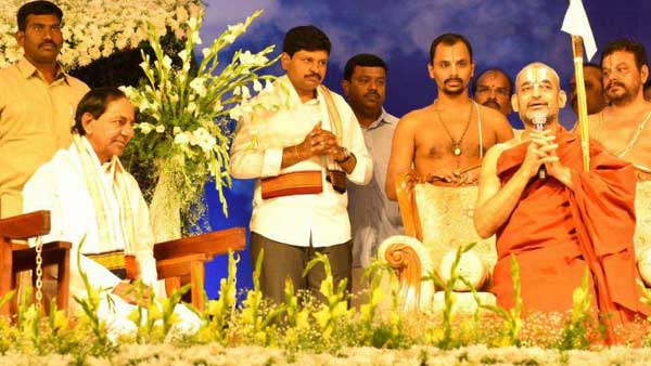 సమతామూర్తి విగ్రహావిష్కరణ నుండి కేసీఆర్ కు చిన్నజీయర్ కు మధ్య గ్యాప్