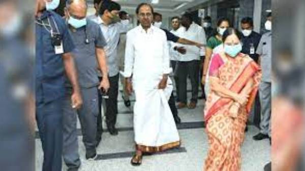 దేశ్ కా నేత కేసీఆర్ అంటూ కాశీలో భారీ ఫ్లెక్సీలు