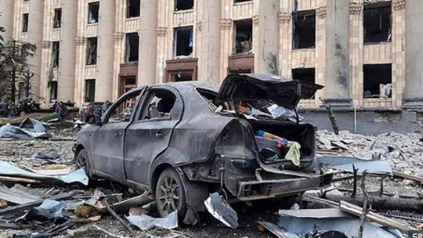 ఉడత లాంటి ఉక్రెయిన్ మీద రష్యా ప్రతాపం ఉడత లాంటి ఉక్రెయిన్ మీద రష్యా ప్రతాపం