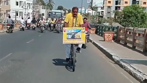 జగన్ వైఖరిని ఎండగట్టే ప్రయత్నం చేస్తున్న ఎమ్మెల్యే నిమ్మల జగన్ వైఖరిని ఎండగట్టే ప్రయత్నం చేస్తున్న ఎమ్మెల్యే నిమ్మల