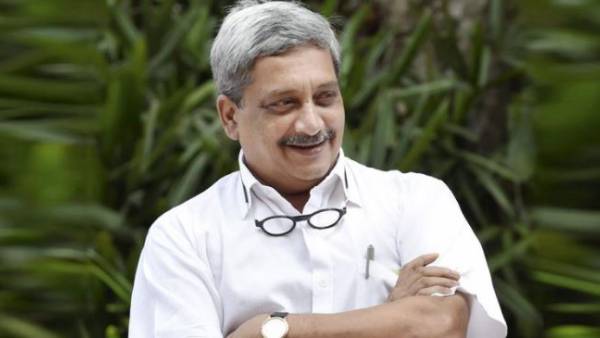 మనోహర్ పారికర్ ను పొగిడిన సిట్టింగ్ సీఎం భార్య మనోహర్ పారికర్ ను పొగిడిన సిట్టింగ్ సీఎం భార్య