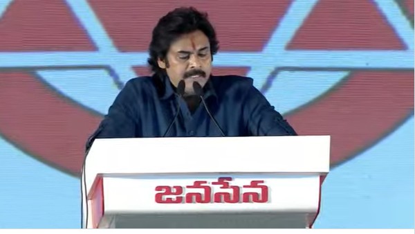చీకట్లోకి వెళుతున్న రాష్ట్రాన్ని కాపాడుకోవాల్సిన బాధ్యత అందరిపైనా ఉంది: పవన్ కళ్యాణ్ 