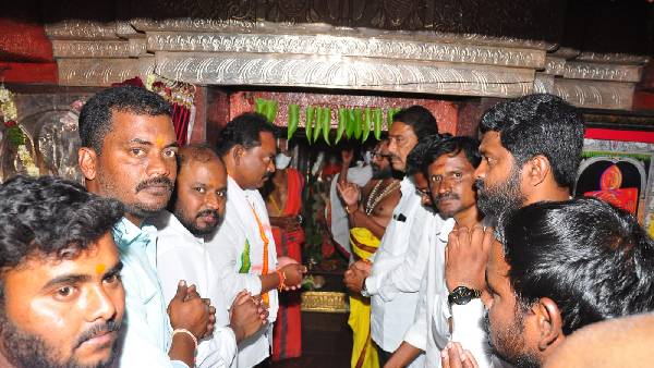 తోబుట్టువులా ఎమ్మెల్సీ కవిత ప్రోత్సాహం