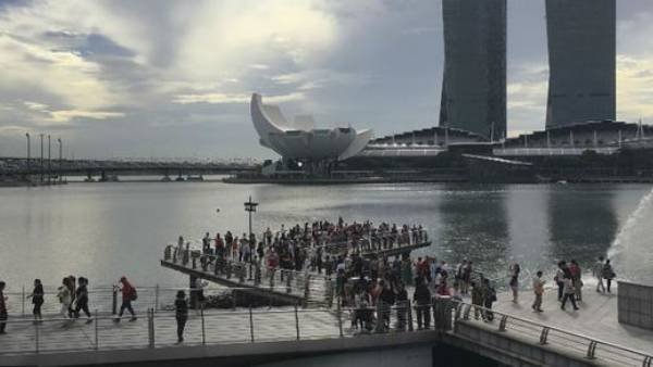 రష్యా ఆర్థికలావాదేవీల మీద దెబ్బ కొట్టిన సింగపూర్ రష్యా ఆర్థికలావాదేవీల మీద దెబ్బ కొట్టిన సింగపూర్