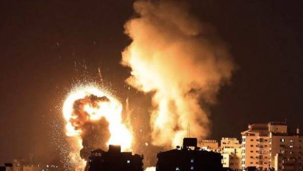 నాటోను రష్యా నడుపుతోందా? నాటోను రష్యా నడుపుతోందా?