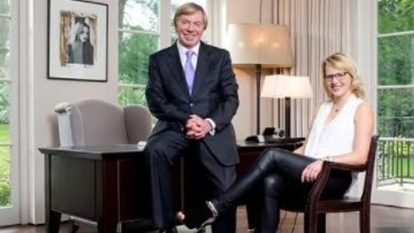 బ్రిటన్ లో ఇద్దరు భార్యలతో రష్యా వ్యాపారి బ్రిటన్ లో ఇద్దరు భార్యలతో రష్యా వ్యాపారి