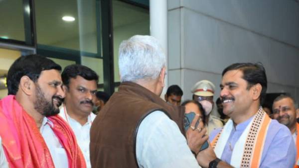 సాయంత్రం వరకూ అక్కడే..