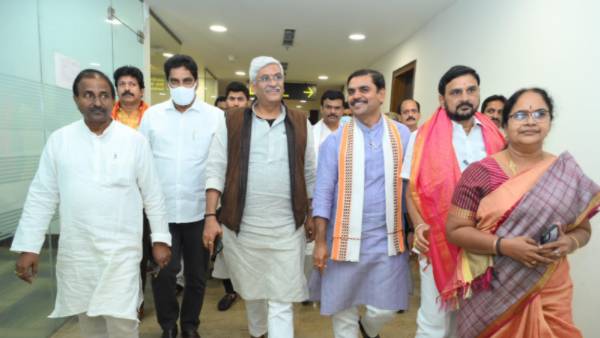 పనుల పురోగతిపై..