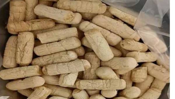 వ్యక్తి కడుపులోంచి 58 కొకైన్ క్యాప్సుల్స్.. రూ. 11.57 కోట్ల కొకైన్ స్వాధీనం