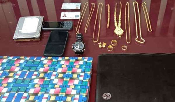  ఇంజనీరింగ్ చదివాడు