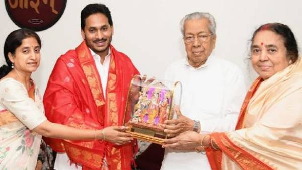 గవర్నర్ ఢిల్లీ టూర్ సహా పలు విషయాలపై సీఎంకు వివరణ