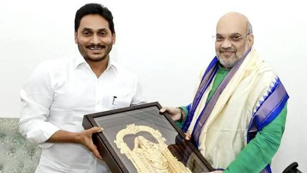 హోంమంత్రి అమిత్ షాను కలిసిన సీఎం జగన్