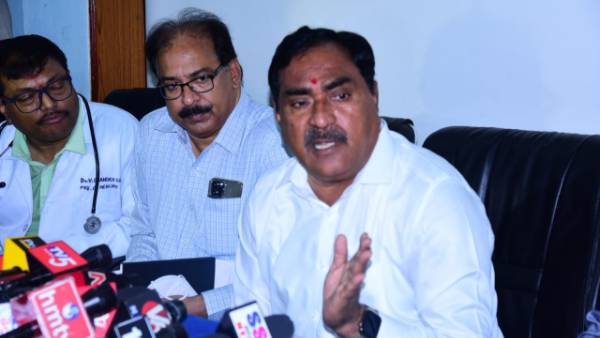 వరంగల్ లో 11 వందల కోట్లతో అత్యాధునిక మల్టీ సూపర్ స్పెషాలిటీ ఆసుపత్రి నిర్మాణం