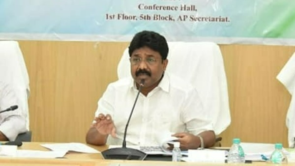 ఎవరో ఒకరి పల్లకీ మోయడమే పవన్ కళ్యాణ్ అజెండా