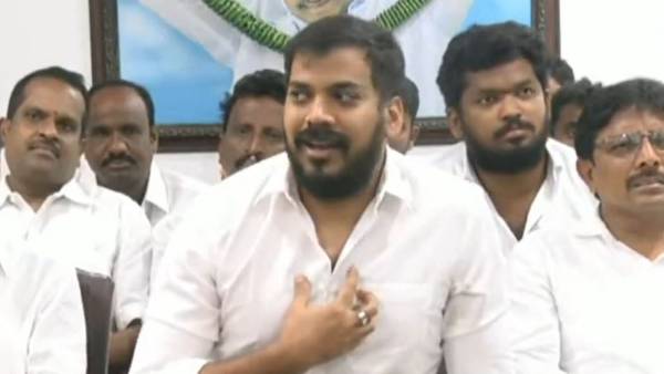 పొత్తుల కోసం ఎదురుచూసే పవన్ కల్యాణ్.. పొత్తుల కోసం ఎదురుచూసే పవన్ కల్యాణ్..