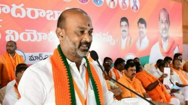 కేసీఈర్ కుటుంబసభ్యుడికి 112 వైన్ షాపులు: బండి సంజయ్
