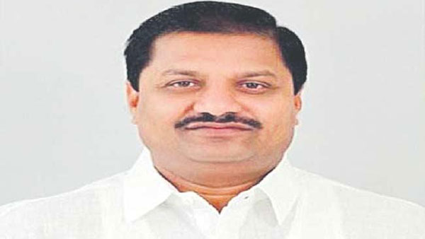 ప్రజలకు దూరం చేసే కుట్ర అంటూ టీఆర్ఎస్‌పై బిక్షమయ్య గౌడ్ ఫైర్