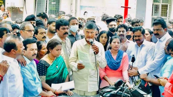 వెళ్లబోమంటున్న చంద్రబాబు, బోండా