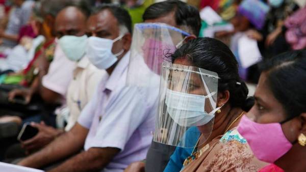 భారత్ కు ఫోర్త్ వేవ్ ముప్పు.. అప్రమత్తత అవసరం 