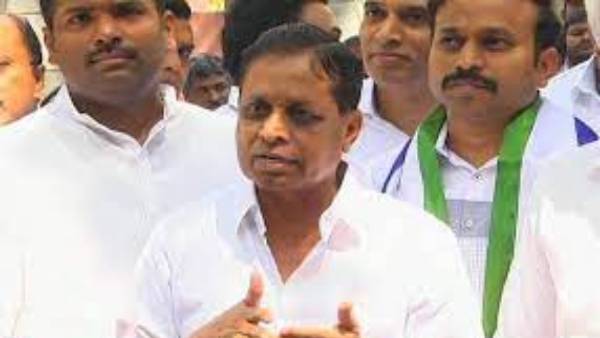 ప్రధాన కార్యదర్శిని గౌరవించలే.. అయినా..