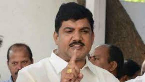 కాకాణిని కాపాడేందుకే అనుమానితుల అరెస్ట్: ధూళిపాళ్ల