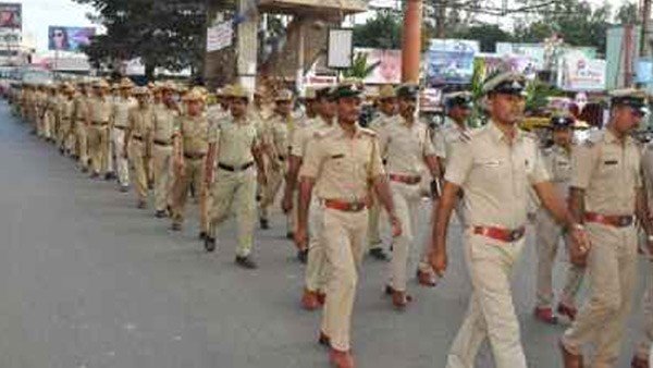 దివ్యా మేడమ్ స్కూల్ లో గోల్ మాల్ ! దివ్యా మేడమ్ స్కూల్ లో గోల్ మాల్ !