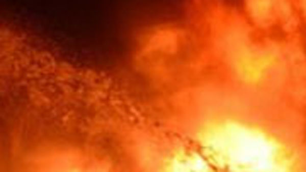 Six persons died and 13 injured in massive fire accident in Akkireddy gudem chemical factory Six persons died and 13 injured in massive fire accident in Akkireddy gudem chemical factory