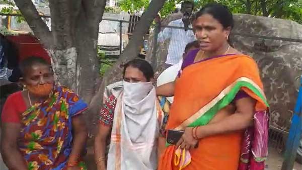 మతిస్ధిమితం లేని యువతిపై