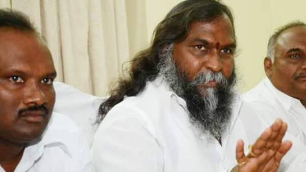 సీఎం హోదాలో కేసీఆర్ను ఓయూకు తీసుకెళ్లలేదే..!: జగ్గారెడ్డి హెచ్చరిక సీఎం హోదాలో కేసీఆర్ను ఓయూకు తీసుకెళ్లలేదే..!: జగ్గారెడ్డి హెచ్చరిక