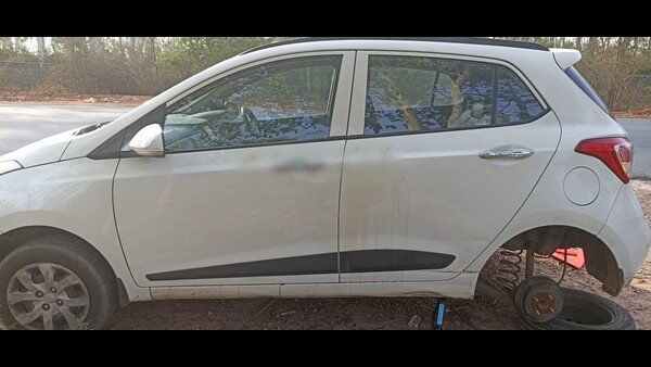 మదనపల్లె రోడ్డులో కోట్ల విలువైన ఆస్తులు